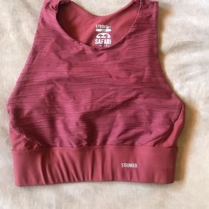 STRONGER label - sports crop madagascar red L